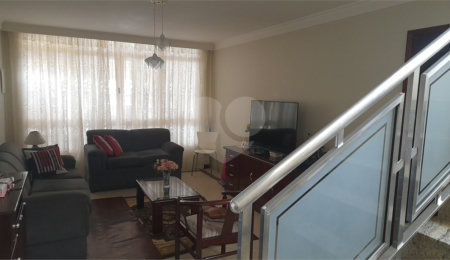 Sobrado à venda com 3 quartos, sendo 1 suíte,  em Vila Nivi, São Paulo, SP
