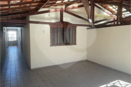 Sobrado à venda com 4 quartos, sendo 1 suíte,  em Jardim Ester Yolanda, São Paulo, SP