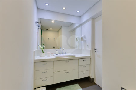 Apartamento à venda com 3 quartos, sendo 2 suítes,  em Alto da Boa Vista, São Paulo, SP