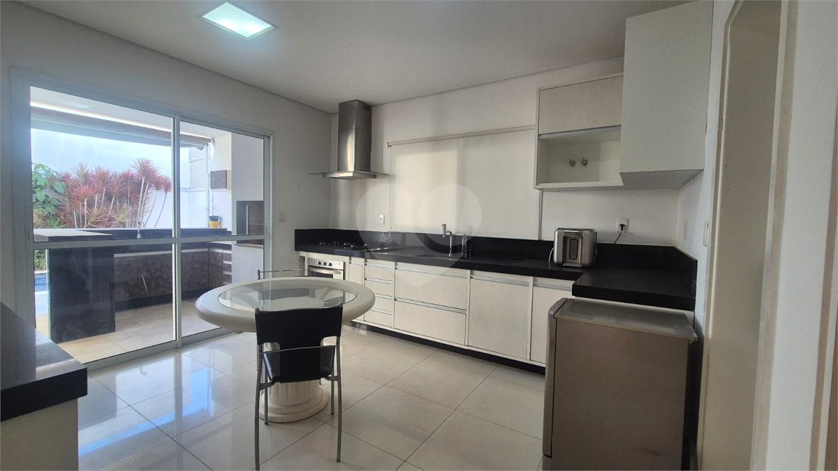 Casa à venda com 3 quartos, sendo 1 suíte, no condomínio Lago da Serra, Araçoiaba da Serra - SP