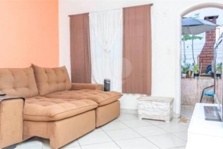 Sobrado à venda com 3 quartos, sendo 1 suíte,  em Jardim Monte Kemel, São Paulo, SP