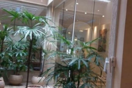 Sobrado à venda com 4 quartos, sendo 3 suítes, em Cambuci, São Paulo, SP