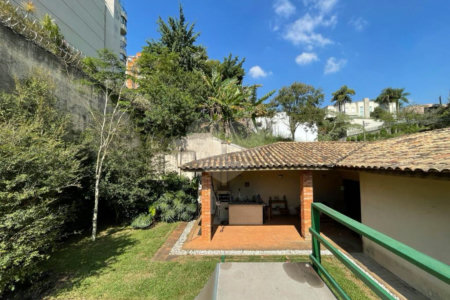 Casa à venda com 4 quartos, sendo 1 suíte, em Vila Morumbi, São Paulo, SP