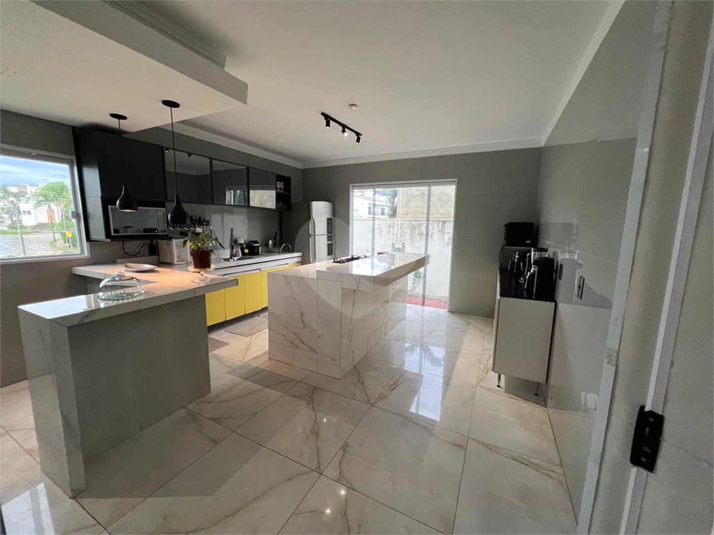 Casa à venda com 4 suítes no condomínio Golden Park Residence, Sorocaba - SP