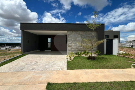Casa à venda com 3 suítes no condomínio Brisas Horizontal, Cuiabá - MT