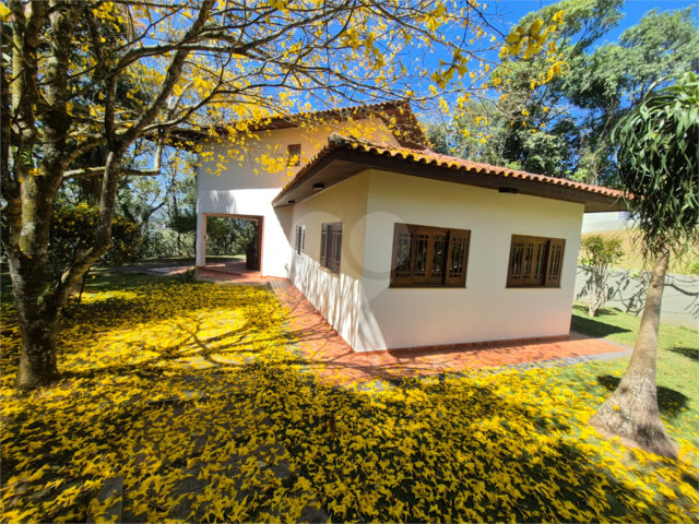 Casa à venda com 4 quartos, sendo 2 suítes,  no condomínio Alpes da Cantareira, Mairiporã - SP