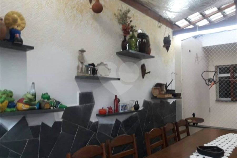 Sobrado à venda com 6 quartos, sendo 2 suítes, em Horto Florestal, São Paulo, SP