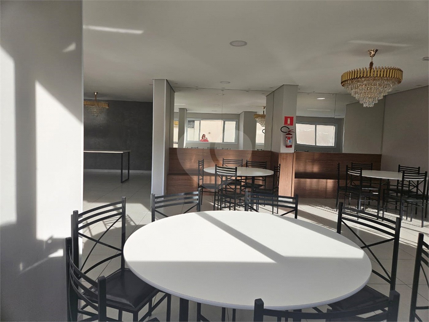 Apartamento à venda com 3 quartos, sendo 1 suíte, no Centro, Poá, SP