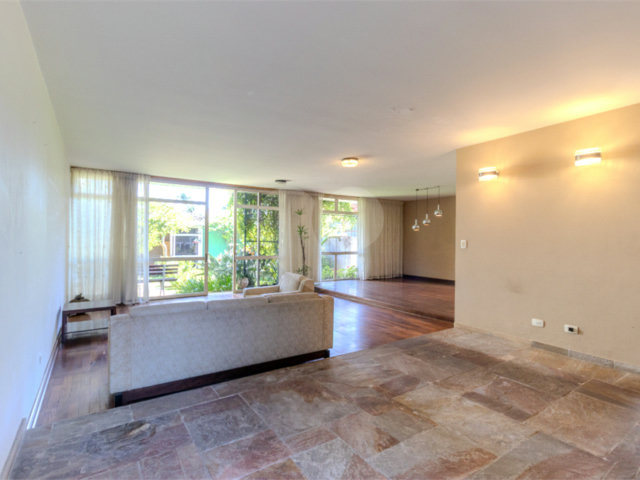 Casa Térrea à venda com 4 quartos, sendo 1 suíte,  em Brooklin, São Paulo, SP