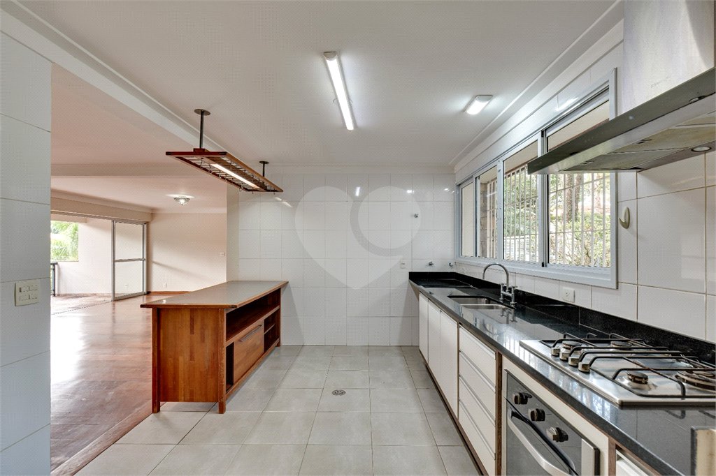 Casa de Vila à venda ou para alugar com 3 suítes em Alto da Boa Vista, São Paulo, SP