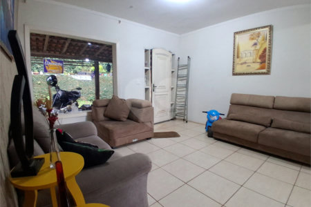 Casa à venda com 2 suítes em Vila Progresso, Itapetininga, SP