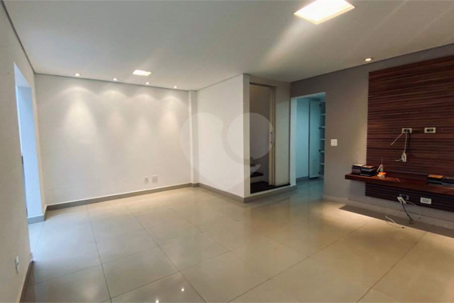 Casa à venda com 3 suítes no condomínio Vilas 2, São Paulo - SP