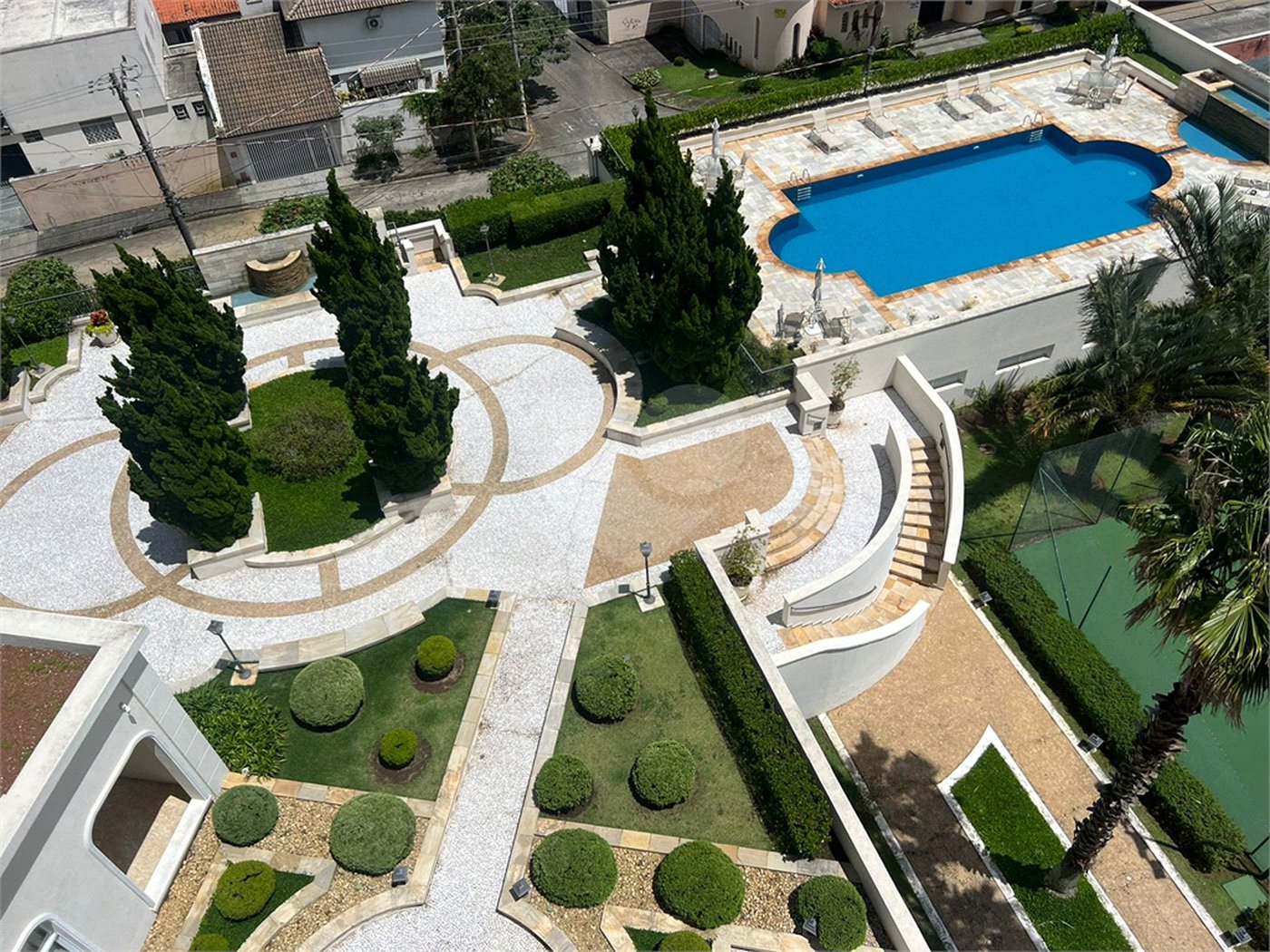 Apartamento à venda com 4 quartos, sendo 2 suítes,  em Vila Oliveira, Mogi das Cruzes, SP