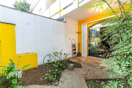 Casa à venda com 3 quartos, sendo 1 suíte, em Mirandópolis, São Paulo, SP