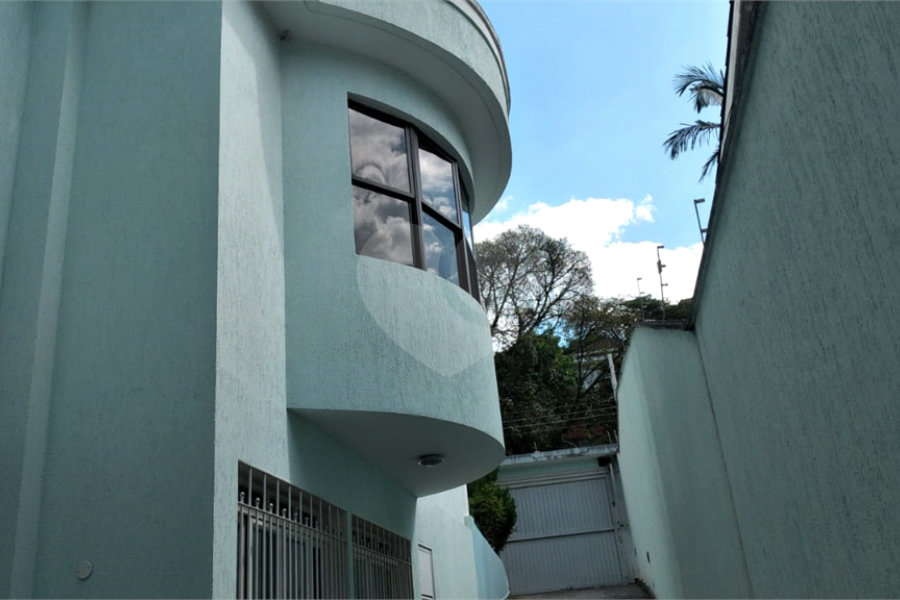 Sobrado à venda com 4 quartos, sendo 2 suítes, em Horto, São Paulo, SP