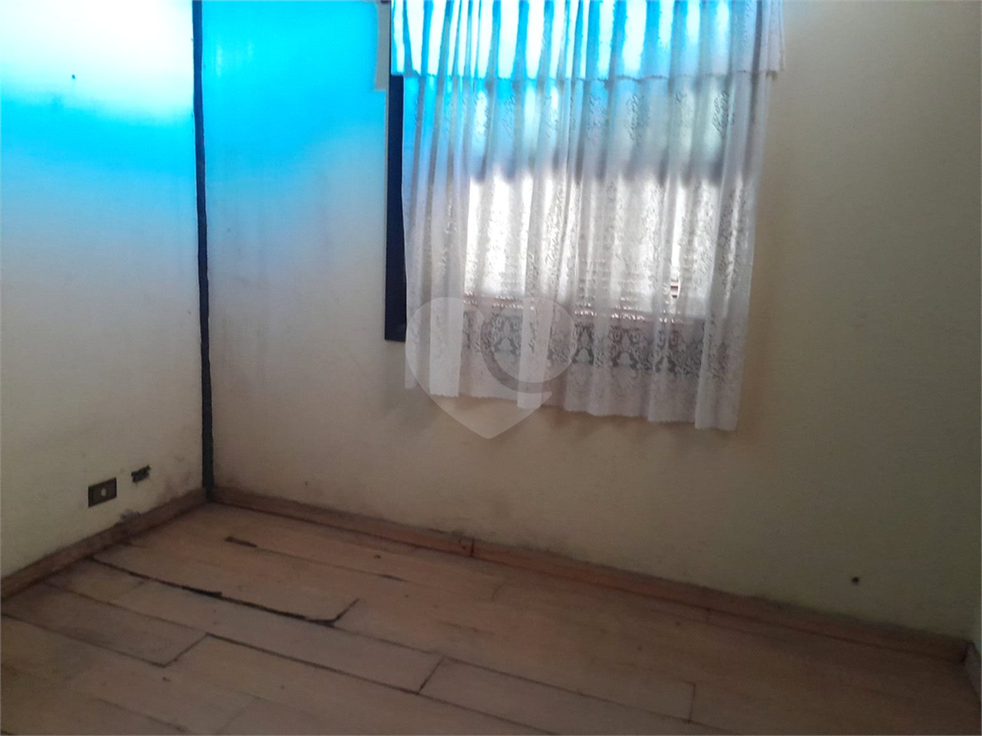 Casa à venda com 3 quartos, sendo 1 suíte, no condomínio Sausalito, Mairiporã - SP