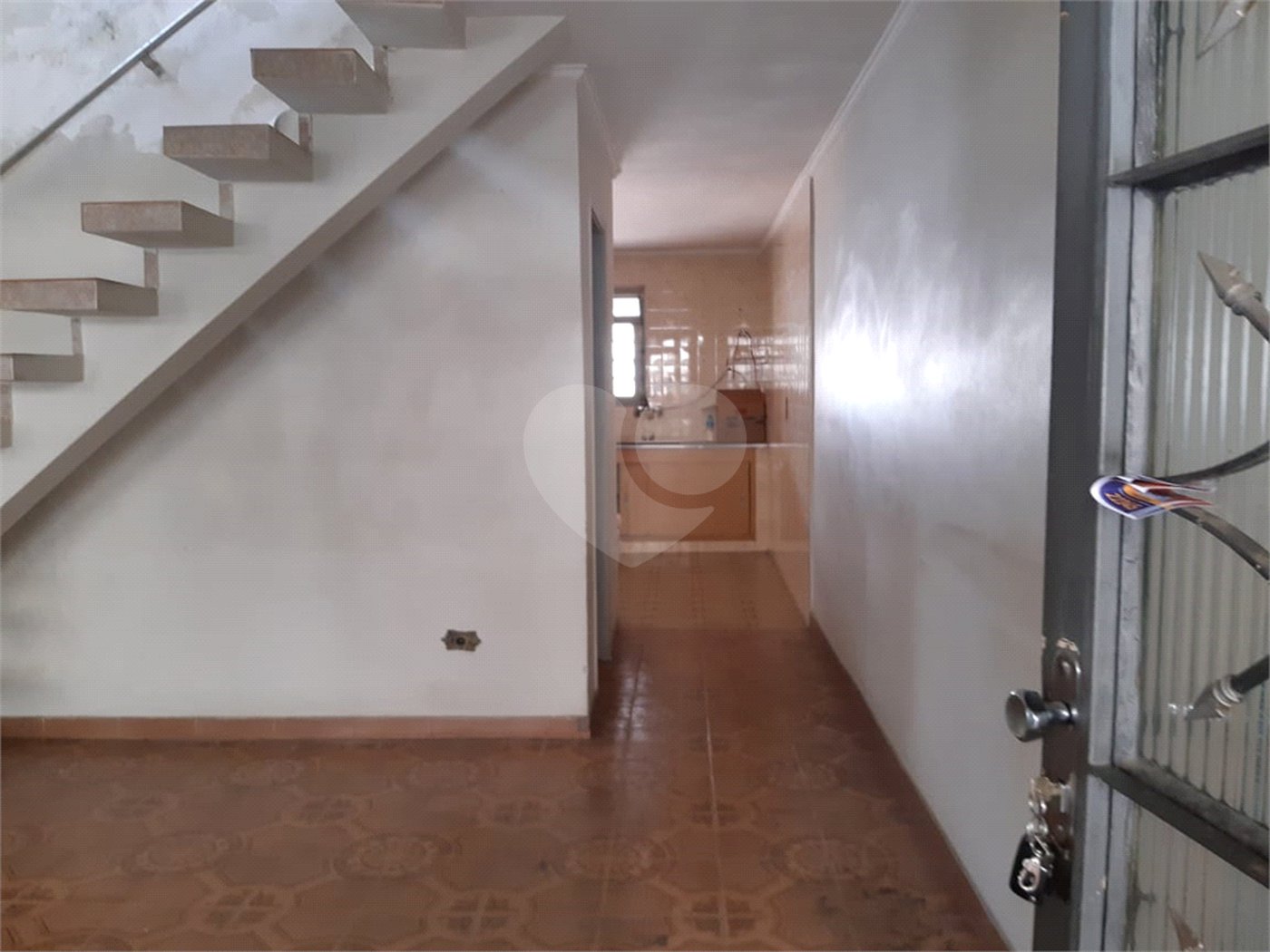 Casa à venda com 3 quartos, sendo 1 suíte, no condomínio Sem Nome, São Paulo - SP