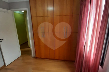 Apartamento à venda com 3 quartos, sendo 1 suíte, em Santo Amaro, São Paulo, SP