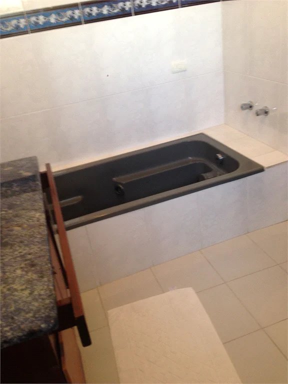 Sobrado à venda com 4 quartos, sendo 1 suíte, em Jardim Celeste, São Paulo, SP
