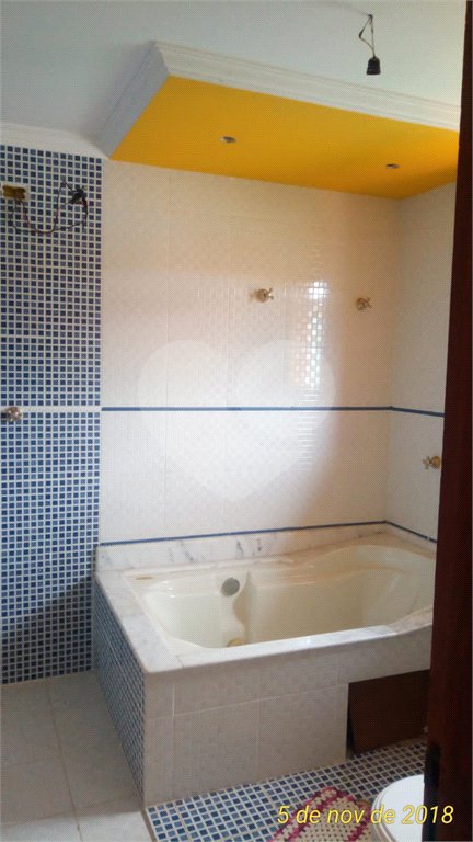 Sobrado à venda com 5 quartos, sendo 1 suíte, em Serra da Cantareira, Mairiporã, SP