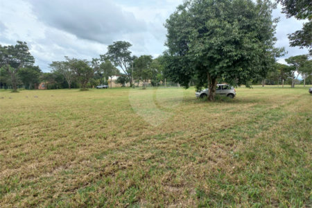 Loteamento Residencial no Condomínio Vila Pinhal do Broa.