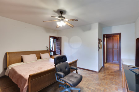 Casa Térrea à venda com 4 quartos, sendo 2 suítes, em Alto da Boa Vista, São Paulo, SP