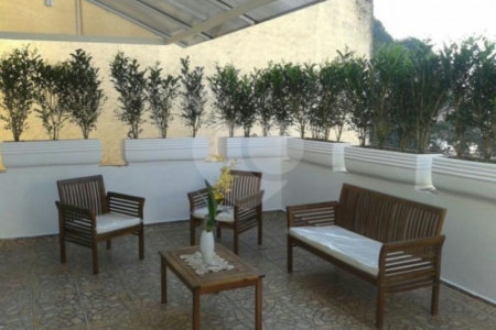 Casa à venda com 3 quartos, sendo 1 suíte, em Jardim Oriental, São Paulo, SP