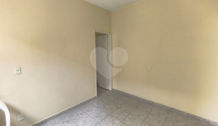 Casa à venda com 3 quartos, sendo 1 suíte,  em Jardim Oriental, São Paulo, SP