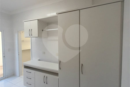 Casa à venda com 4 quartos, sendo 3 suítes, no condomínio Residencial Terras de Vinhedo, Vinhedo - SP