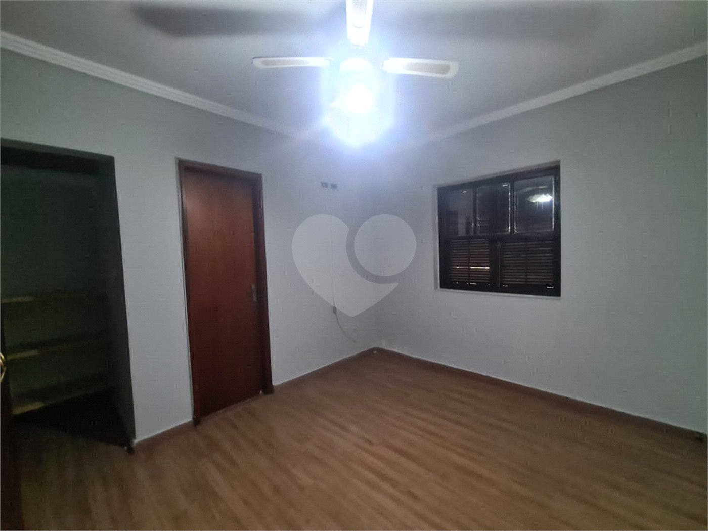 Casa à venda com 3 suítes no condomínio Portal do Sabia, Araçoiaba da Serra - SP
