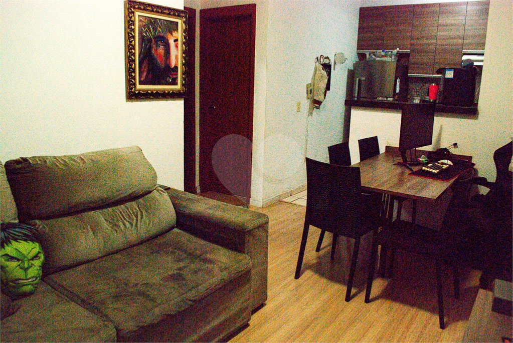 Apartamento à venda com 2 dormitórios no Monte Logan, São Carlos