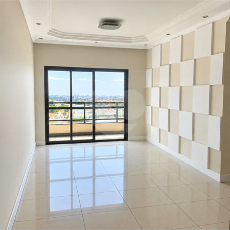 Cobertura de 255 m² com 3 dormitórios, 1 suíte, cozinha planejada, 2 vagas e área gourmet com churrasqueira.