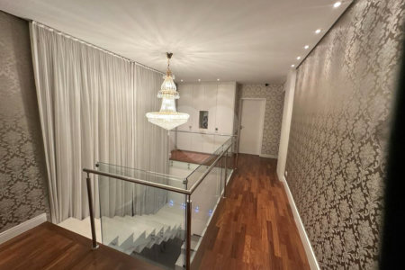 Sobrado à venda ou para alugar com 4 suítes em Vila Bertioga, São Paulo, SP