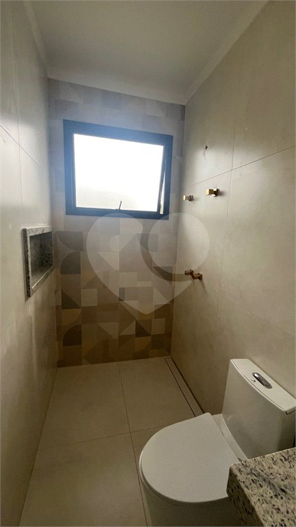 Casa à venda com 3 suítes no condomínio Village Itaguaçu, Atibaia - SP