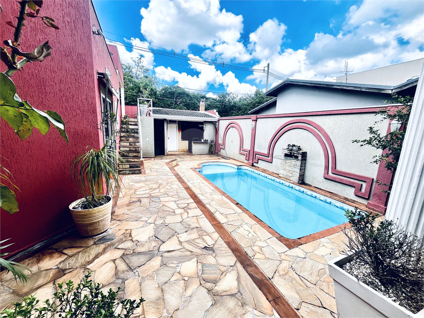 Casa à venda com 3 quartos, sendo 1 suíte, em Vila Nastri, Itapetininga, SP