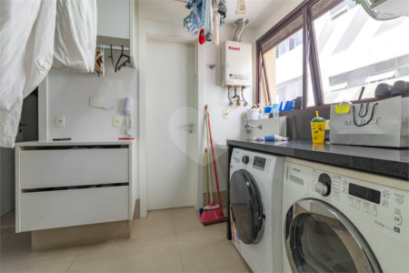 Apartamento à venda com 4 quartos, sendo 3 suítes, em Santa Cecília, São Paulo, SP