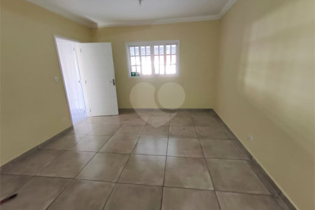 Sobrado à venda com 3 quartos, sendo 1 suíte, em Vila Nivi, São Paulo, SP