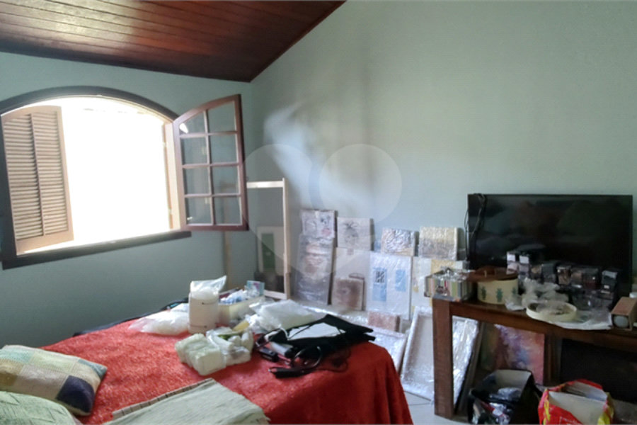 Casa à venda com 3 quartos, sendo 1 suíte, no Centro, Extrema, MG