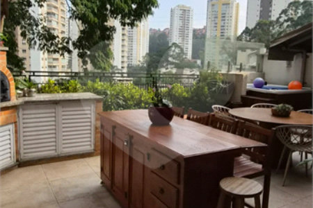 Casa à venda com 3 quartos, sendo 1 suíte, no condomínio Townhouse Village Morumbi, São Paulo - SP