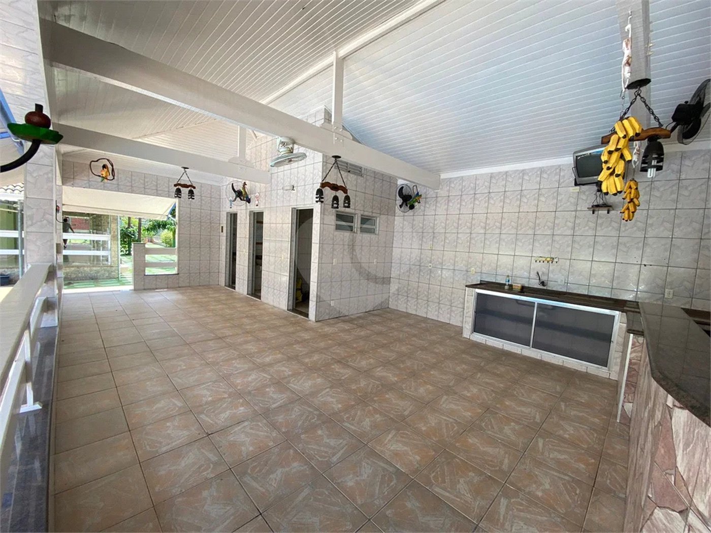 Casa à venda com 6 quartos, sendo 1 suíte, no condomínio Horizonte Azul I, Itupeva - SP