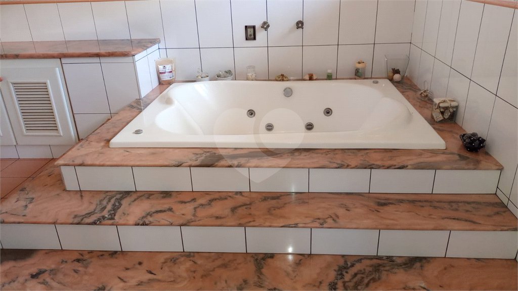 Casa à venda ou para alugar com 5 suítes no condomínio Vilage Zuleika Jabour, Salto - SP