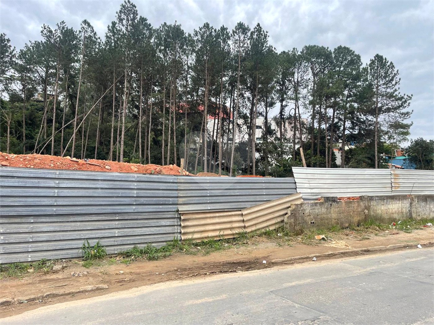 Terreno à venda em Jardim do Rio Cotia, Cotia, SP