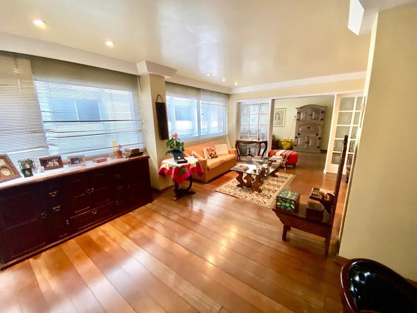 Apartamento à venda com 4 quartos, sendo 2 suítes, em Pinheiros, São Paulo, SP