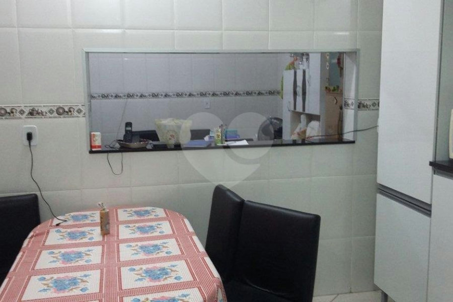 Sobrado à venda com 3 quartos em Parque Peruche, São Paulo, SP