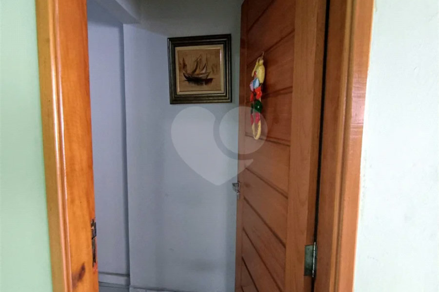 Casa Térrea à venda com 5 quartos, sendo 1 suíte,  em Chora Menino, São Paulo, SP