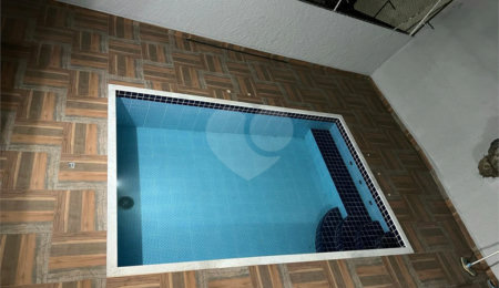 Casa à venda com 4 quartos, sendo 2 suítes,  no Centro, Serra Negra, SP