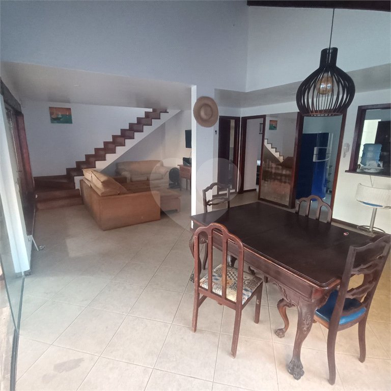 Casa à venda com 3 quartos, sendo 2 suítes,  em São José, Armação dos Búzios, RJ