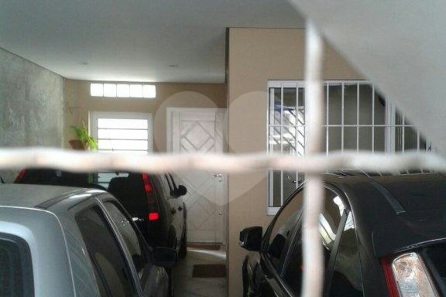 Casa à venda com 4 quartos, sendo 3 suítes, no condomínio Travessa Camarajibe,12, São Paulo - SP