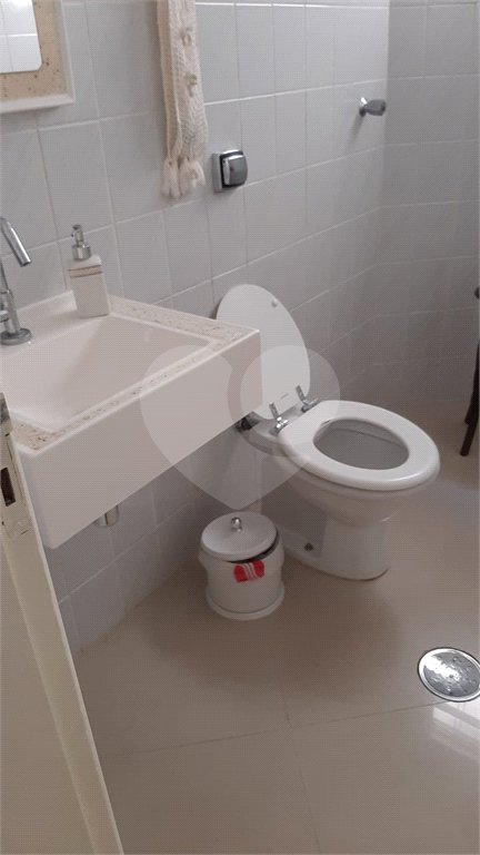 Sobrado à venda com 3 quartos, sendo 1 suíte,  em Vila Suissa, Mogi das Cruzes, SP