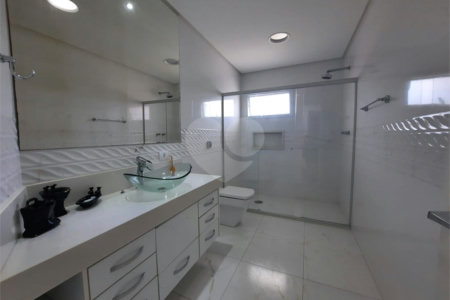 Sobrado à venda com 3 quartos, sendo 1 suíte, em City Campo Grande, São Paulo, SP